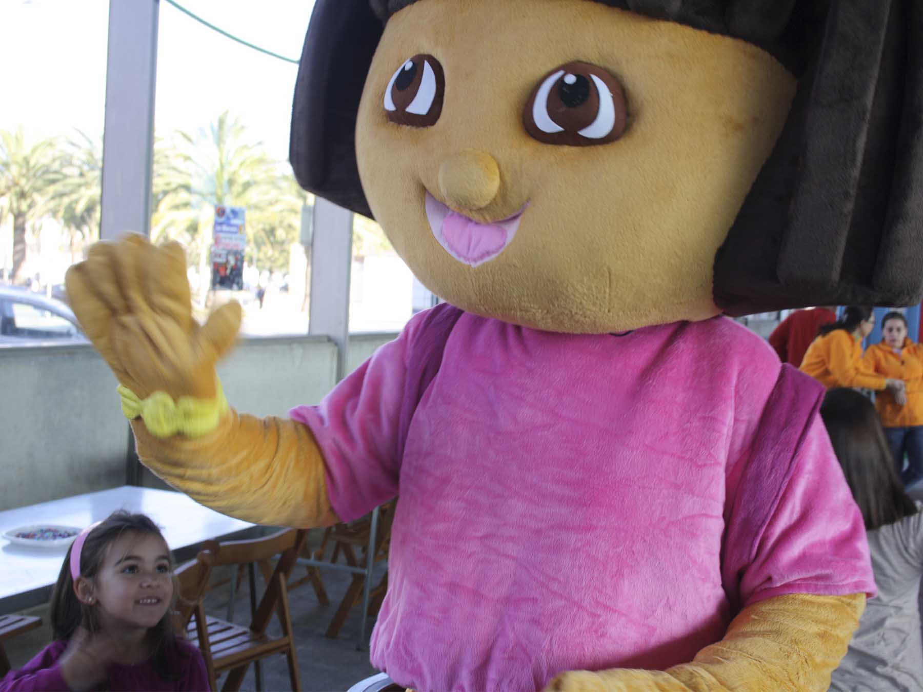 Visita de Dora la Exploradora Foto 1